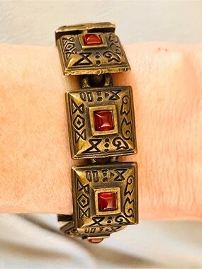 RARE VINTAGE LAZULI SIGNED BYZANTINE RUBY RED CABOCHON STATEMENT BRACELET